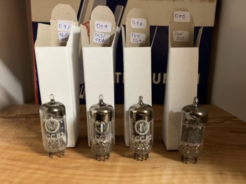 ECC82 12AU7 Valvo, 45 degrees declined O-getter, first series, gf0 code, tests NOS - Image 3