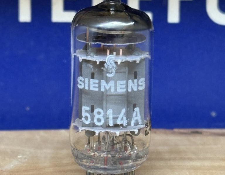 5814A E82CC 12AU7WA Siemens Munich production, triple mica, NOS